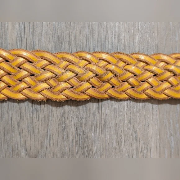 Vintage Braided Yellow Leather Belt - Preloved - Picture 4 of 7